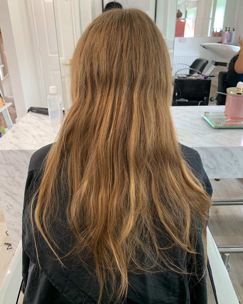 HairRehabLondon's tweet photo. 🍂 𝕎𝕒𝕣𝕞 𝔸𝕞𝕓𝕖𝕣 🍂

We are obsessed with this gorgeous russet blend from @kaurlengths_extensions using a blend of Hollywood Hottie and Boho Brown I-Tips.  

Shop I-Tips https://t.co/w0Qh9Qvw0r

#amberhair #warmtones #itips #sticktips #minitips https://t.co/sBZghvg9aS