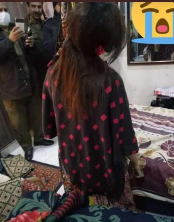Saman35554152's tweet photo. Suicide itself is a Murder.
Student of UMT committed suicide because of the extreme stress of exams.  
Now who is responsible of that. Do you have any explanation now?
#StudentsWantOnlineExams
@iqrarulhassan 
@ZakaWaqar  
@ShahzadYunasPTI https://t.co/oqxZkkpFnS