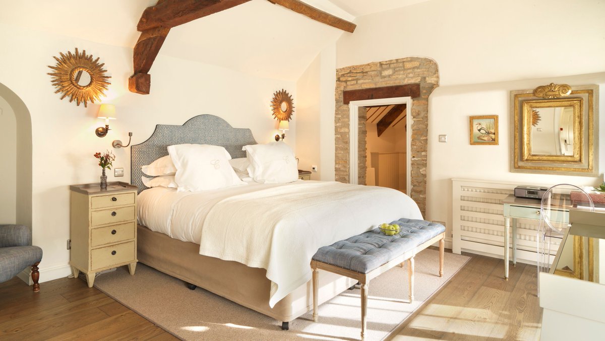 Calcot_and_Spa's tweet photo. Oozing with character and country style, there’s plenty of space for couples and families when the time is right.
Which room will you be taking a suite slumber in when we're out of hibernation?
#CalcotandSpa https://t.co/tSf42hTB4c