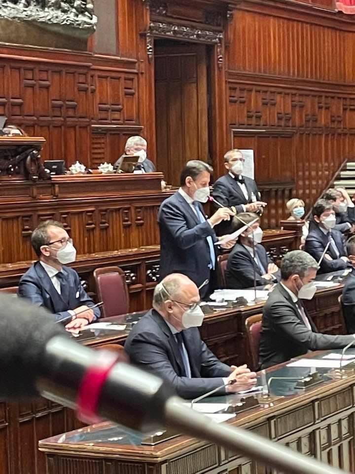 In sostanza come sempre non dice nulla e soprattutto non rassegna le dimissioni! Cosa volete che gli diciamo ? Mi raccomando educati 😊
#Conte #crisidigoverno