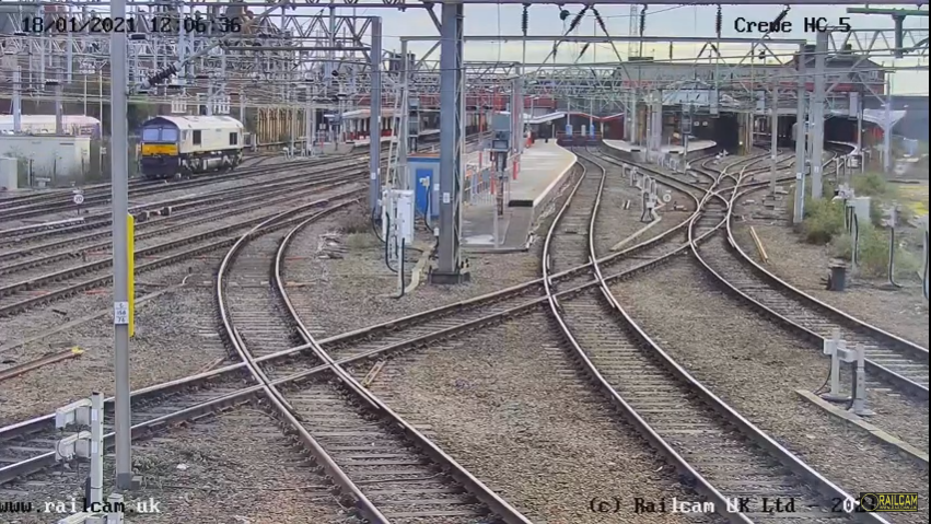 RealCpr1234's tweet photo. Cemex liveried GBRf 66780 arrives into platform 5 at Crewe station viewed from #Crewe5 working 0Z55, a light move from Tuebrook Sidings which terminates here @railcamlive @GBRailfreight @CreweHC #SpottingFromHome https://t.co/dY0h7asiHF