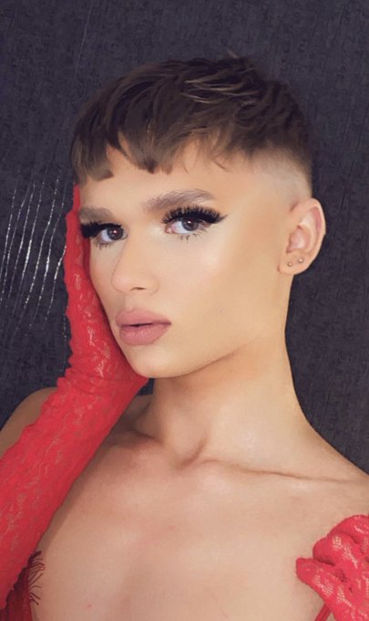 #Femboy ?? https://t.co/rgUAKdeBqO