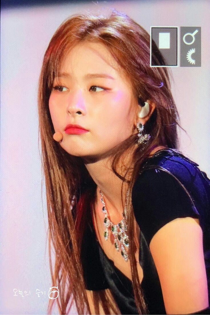 unwhitewashed seulgi — a important thread