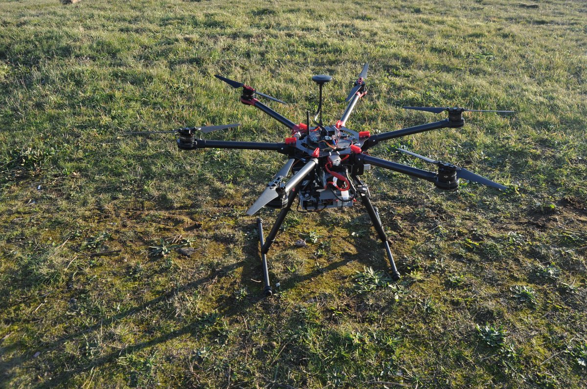 EyeintheSky_pt's tweet photo. Last week #IDMEC (@istecnico), @ADAI_CEIF and #PIXAIR performed field experiments in Lousã (Coimbra) to test out a new sensor payload for data acquisition. Stay tuned for preliminary results soon! 🔥🌳 @DJIGlobal @PX4Autopilot @flir @Stereolabs3D #wildfires #UAVs https://t.co/tTJP8RbOHn