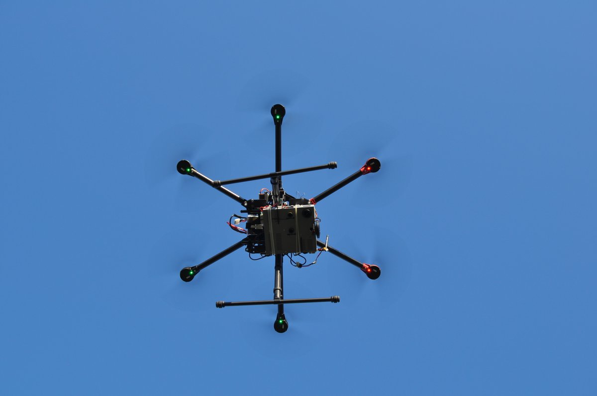 EyeintheSky_pt's tweet photo. Last week #IDMEC (@istecnico), @ADAI_CEIF and #PIXAIR performed field experiments in Lousã (Coimbra) to test out a new sensor payload for data acquisition. Stay tuned for preliminary results soon! 🔥🌳 @DJIGlobal @PX4Autopilot @flir @Stereolabs3D #wildfires #UAVs https://t.co/tTJP8RbOHn