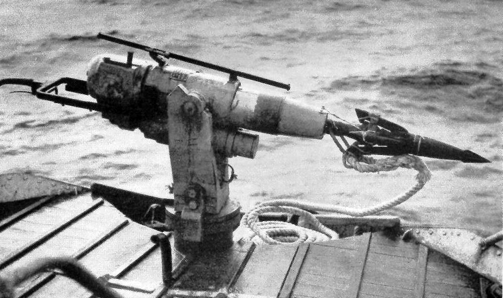 junkmek's tweet photo. A harpoon gun reference to add to the front my boat half track thingy
Will be a buggy for my #junkorks army
#orks #40k #40kweapons https://t.co/zJSJQVblnP