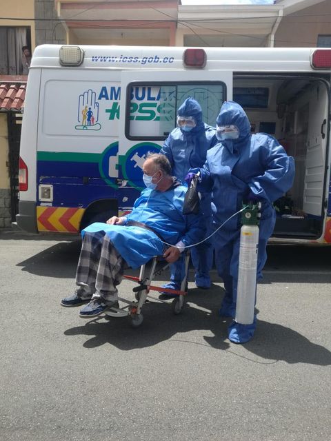 tomebamba's tweet photo. Una buena noticia para iniciar la semana. La familia Ayora nos ha dado la buena nueva de que su familiar, el señor Vicente Ayora se ha recuperado tras 45 días de estar internado en la Unidad de Cuidados Intensivos del Hospital José Carrasco Arteaga del IESS. 1/2 https://t.co/FIXUPCZeUg
