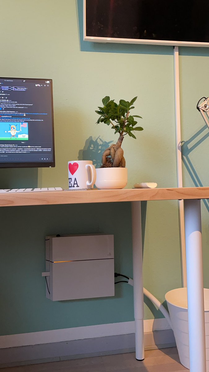 insanicae's tweet photo. So I just got my #FloatingGrip installed under the desk so the office PS4 isnโt taking up desk space. Loving it so far https://t.co/U9Jy2zgHJa