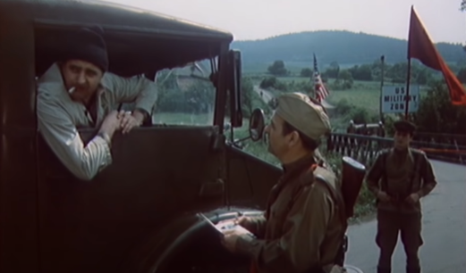 I opieszałości przedwojennych, burżuazyjnych czetników, Zeman postanawia na własną rękę odszukać i przykładnie ukarać winnych śmierci ojca. W tle majaczą niewyrównane rachunki z przeszłości, donosy na Gestapo, niespełniona miłość, okupacja części kraju przez wojska US Army...