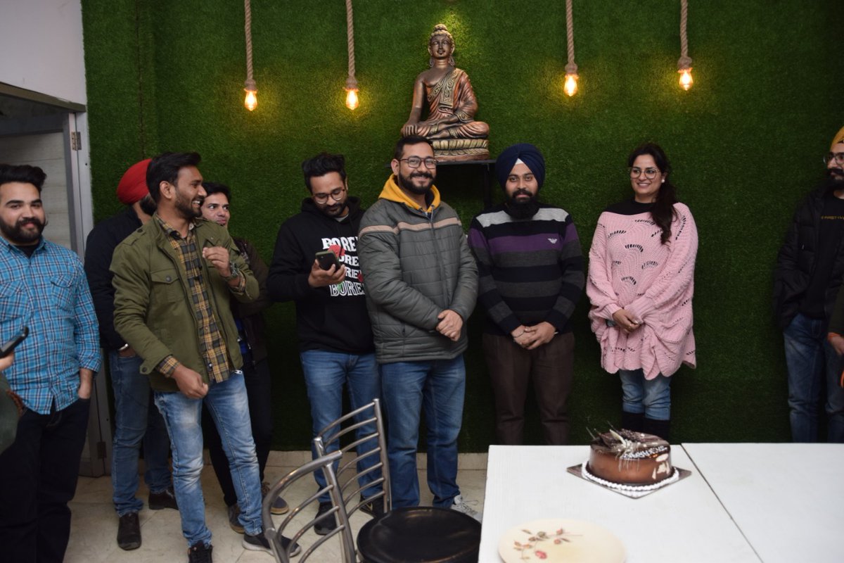 techiesinfotech's tweet photo. Thank you, dear Jaskaran Singh, SEO Analyst, for adding more value to the company and help us shape it in a better way. Your years of service in Techies Infotech are much appreciated! Good Luck!
#TechiesInfotech #digitalmarketing #teamtechies #fairwell #employee #goodluck #smm https://t.co/Qv5HwSYoWP
