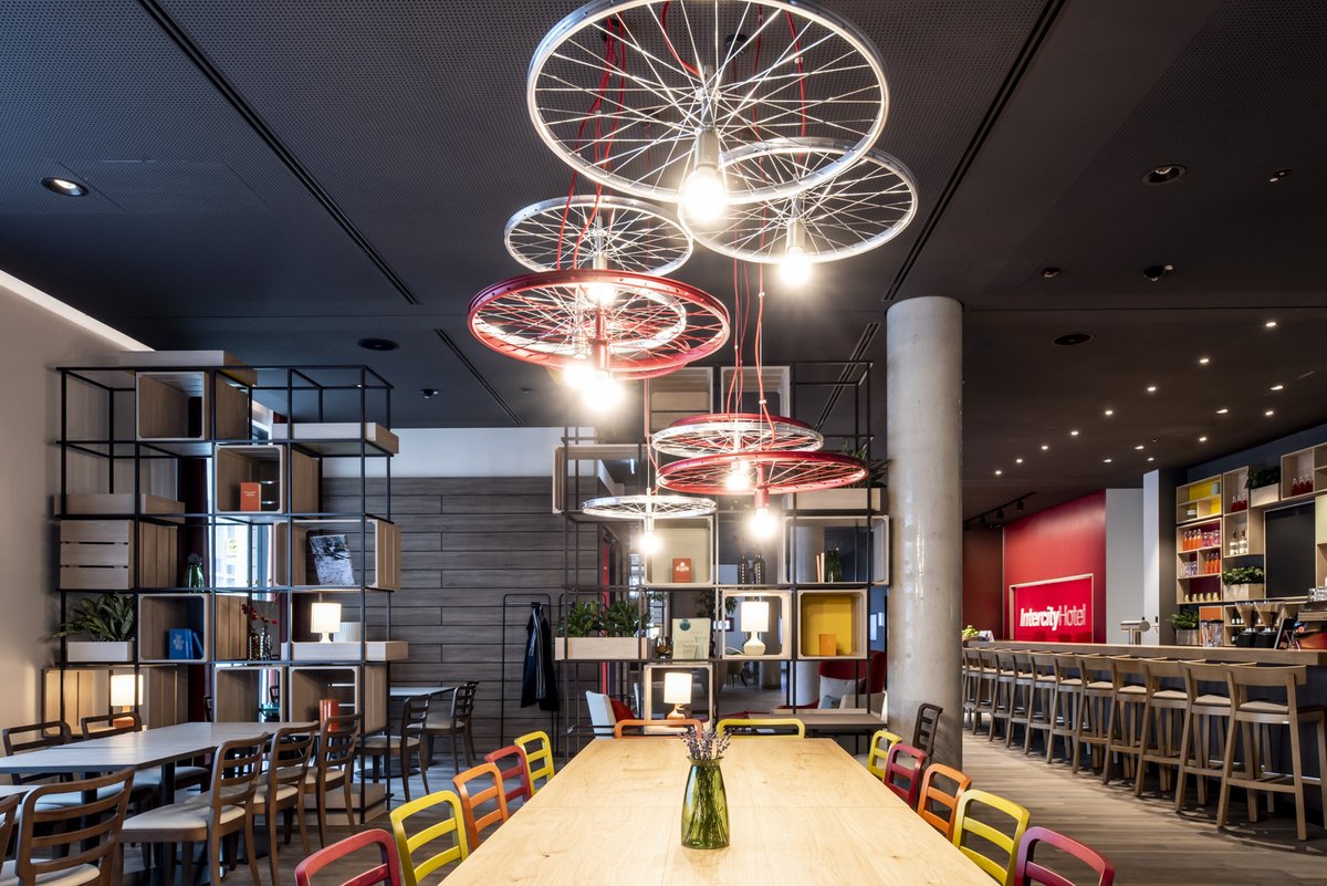 Heute eröffnet unser brandneues IntercityHotel Hildesheim im Herzen Deutschlands. Im modernen Design von #MatteoThun und wie immer nur wenige Schritte vom Bahnhof entfernt. Mehr Infos: hildesheim.intercityhotel.com #intercityhotel #dehospitality #dhfamily #hildesheim #hotellerie