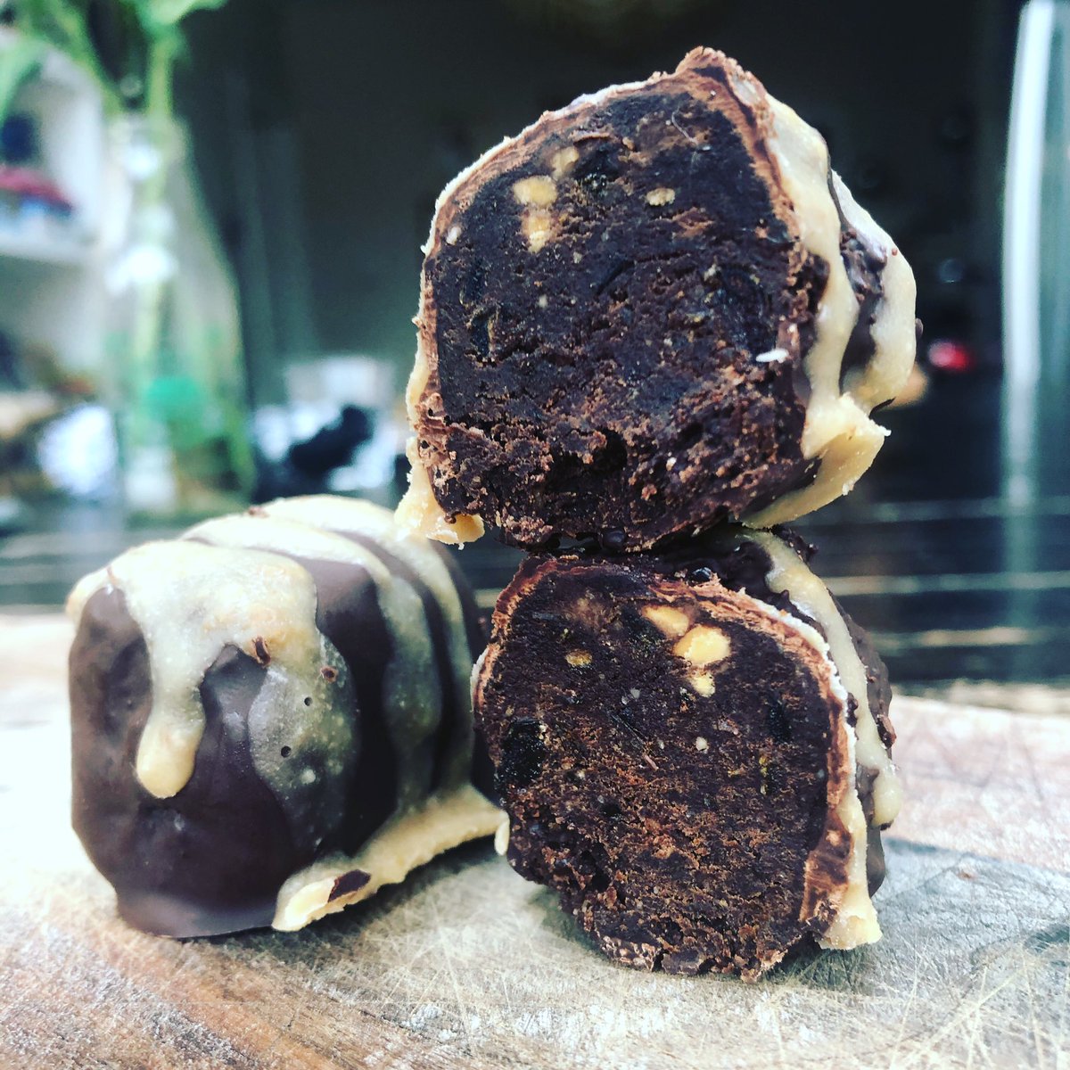 The Boogie bar:
Cacao, peanuts, coconut, Dark vegan chocolate, maple syrup- this is the bar of dreams
Shortly to be on our website but available to buy immediately.
£2.50 for one or 3 for £6.
Plus postage if sending. Ellie@theforgottencutsfoodcompany.co.uk