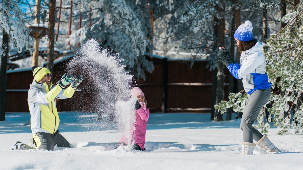 MONAhotel's tweet photo. Poklonite najdražima nezaboravne zimske trenutke! 💙 Čekamo vas na snežnom Zlatiboru 🌲❄ https://t.co/SKu0nvKgVr