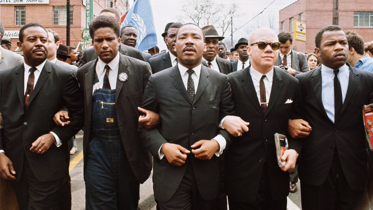 ScottiePippen's tweet photo. The years go by but Dr. King's actions, impact and teachings resonate now more than ever.

“If you can't fly then run, if you can't run then walk, if you can't walk then crawl, but whatever you do you have to keep moving forward.”

#MLKDay https://t.co/4rOFRZ8Zr6