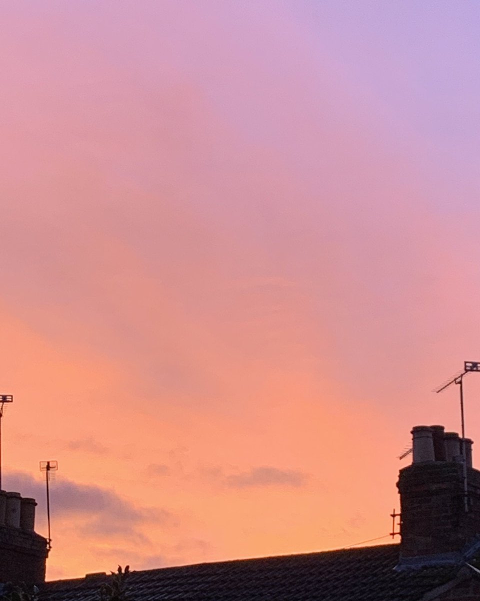 BenPhotography_'s tweet photo. Good Morning all! This was the view this morning😍
Hope you all have a good week!
(Picture taken on iphone XR) https://t.co/cJHncgDQ97