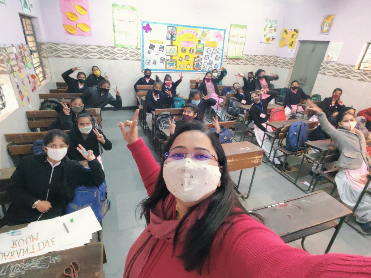 Sush_Singh17's tweet photo. Finally exactly after 10months..met with my most favourite girls..#lockdownexperience #sharedlove #chitchatting #nostudyday #loveformystudents #CAB @uditprakash @shail2018 @ManuGulati11 @msisodia @RajeshHindusta3 @GurmeetKukreja3 @AnjuSachdeva14 https://t.co/OQtWpVKx2N
