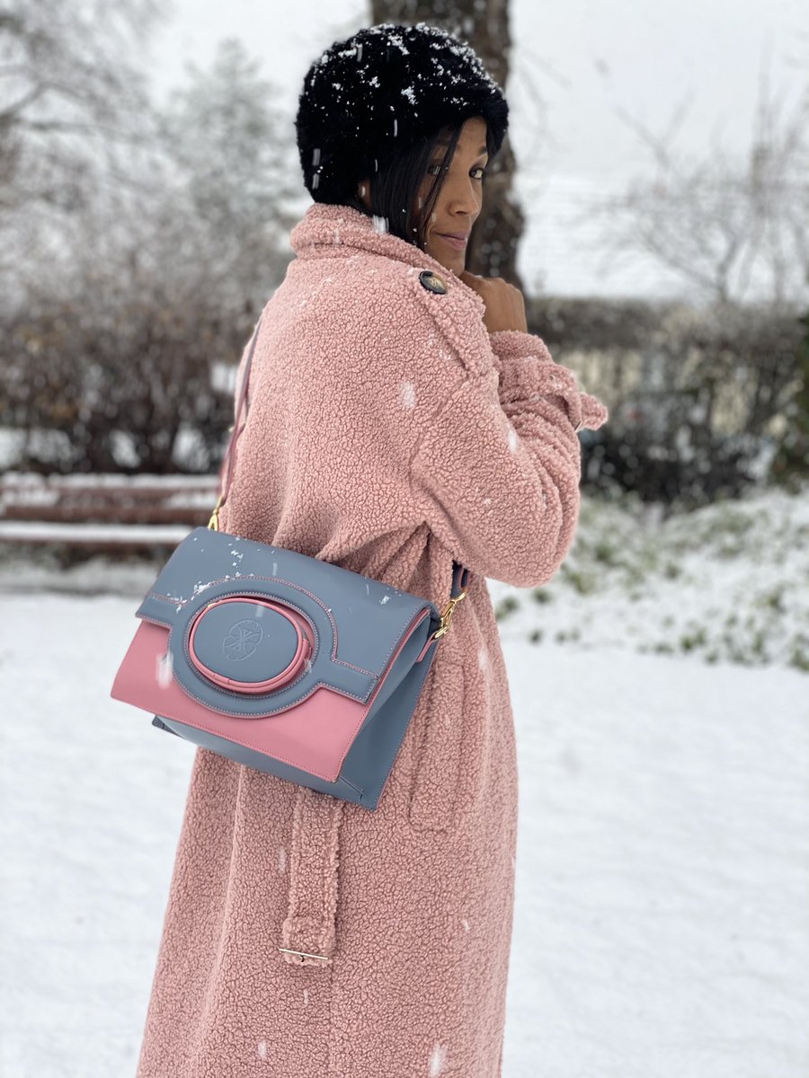 LyneJuline's tweet photo. #besace Michelle O Fruits des bois 
-
#practicebag #lynejuline #leatherbag #bagwithcolor #blackisboring https://t.co/HnBzDpi5TJ