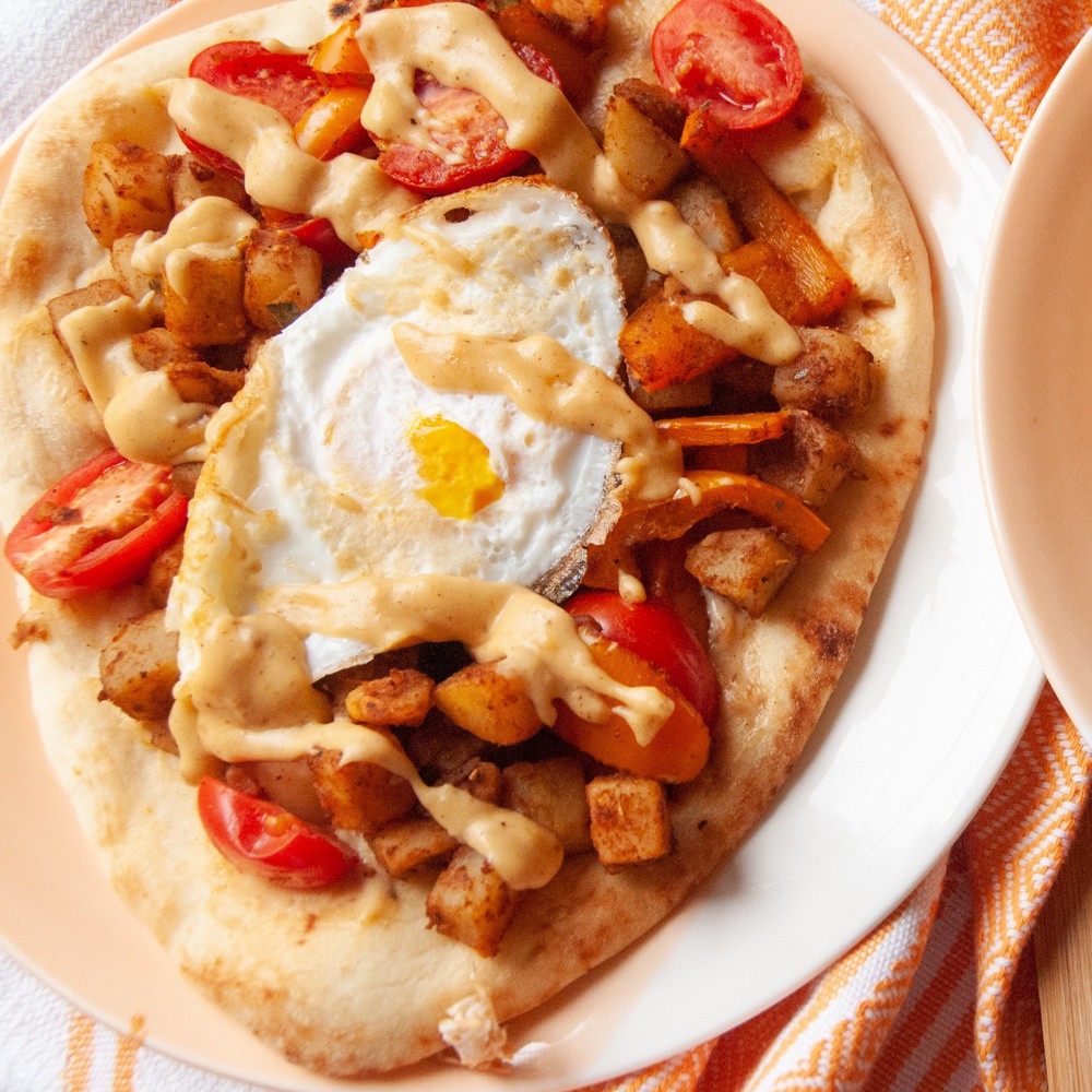 slumberscones's tweet photo. A savory breakfast flatbread, with mild chorizo spices, potatoes, peppers, tomatoes, and topped with a spiced queso drizzle.
Read the full article: Breakfast Flatbread with Chorizo-Spiced Veggies
▸ https://t.co/ea4SUbxh7T
#Vegetarian #BreakfastFlatbread https://t.co/wbiNf6L5wm