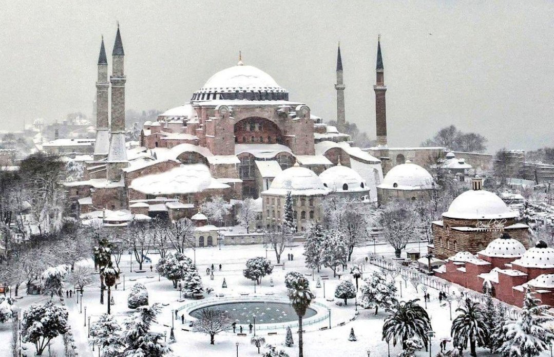 Bir sabah gelecek kardan aydınlık...

#AyasofyaCamii #AyasofyaiKebirCamiiSerifi #kuduesedokunma #MescidiAksayaDokunma