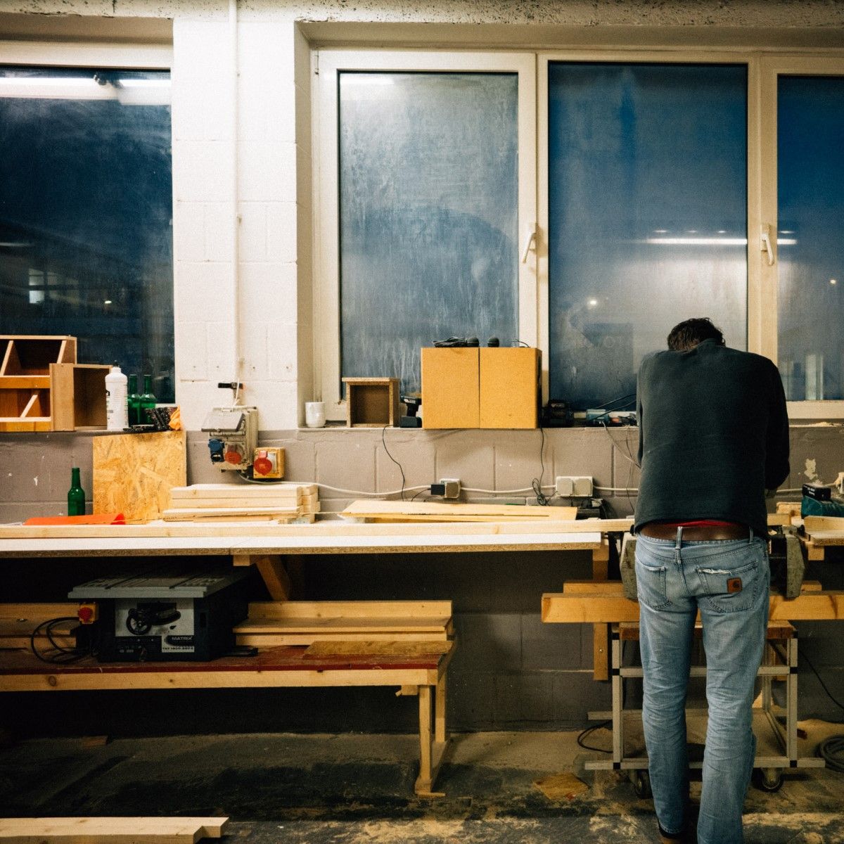 wandelwerkkoeln's tweet photo. Die Holzwerkstatt im WandelWerk öffnet für HeimwerklerInnen!

Besorgt euch über raum@wandelwerk.koeln eine 10er Stempelkarte für einen Arbeitsplatz mit oder ohne Werkzeug wie Akkuschrauber, Stichsäge, Schweißgeräte usw. und tobt euch kreativ aus!

 #werkeln #holzwerkstatt https://t.co/XFq8Vp7vBm