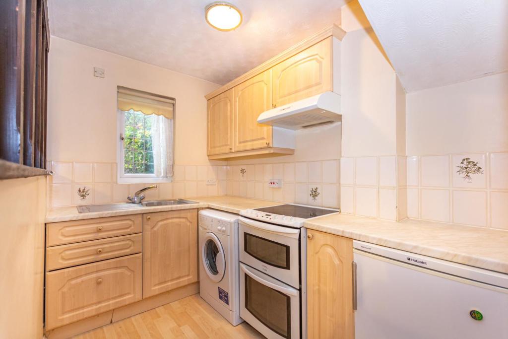 danielbrewerEA's tweet photo. 1 Bedroom Terraced House For Sale
Lordswood View, Leaden Roding, Dunmow
Offers Over £230,000
https://t.co/5ZrZoVW0LL https://t.co/LvNgmokDOS