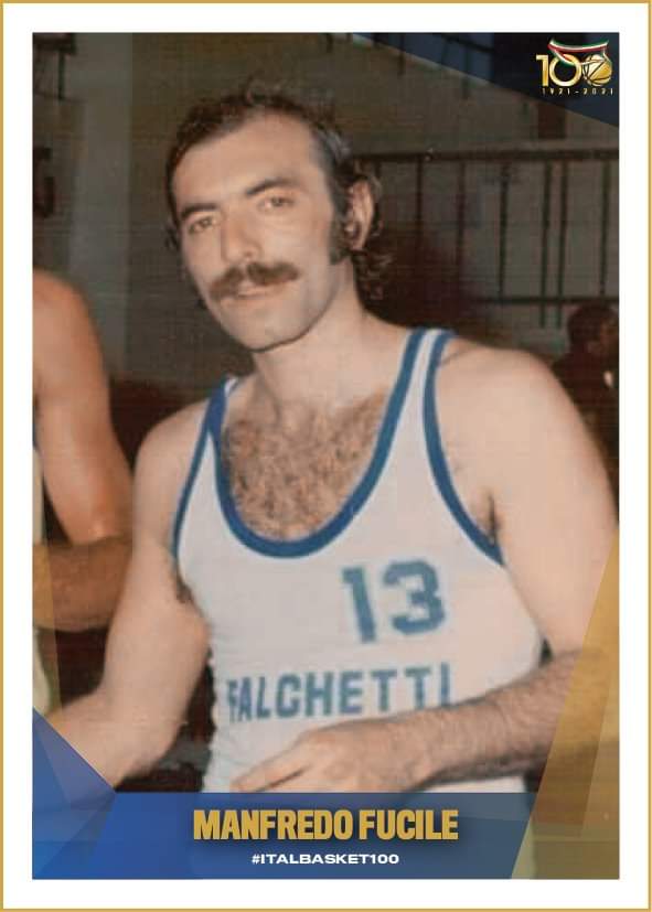 Manfredo Fucile

Tiratore infallibile dall’angolo.

Simbolo del basket campano e stella della Fides Partenope allenata da Tonino Zorzi che vinse la Coppa delle Coppe nel 1970 in un "Mario Argento" gremito.

Ha giocato anche a Caserta e a Sarno.

#italbasket100