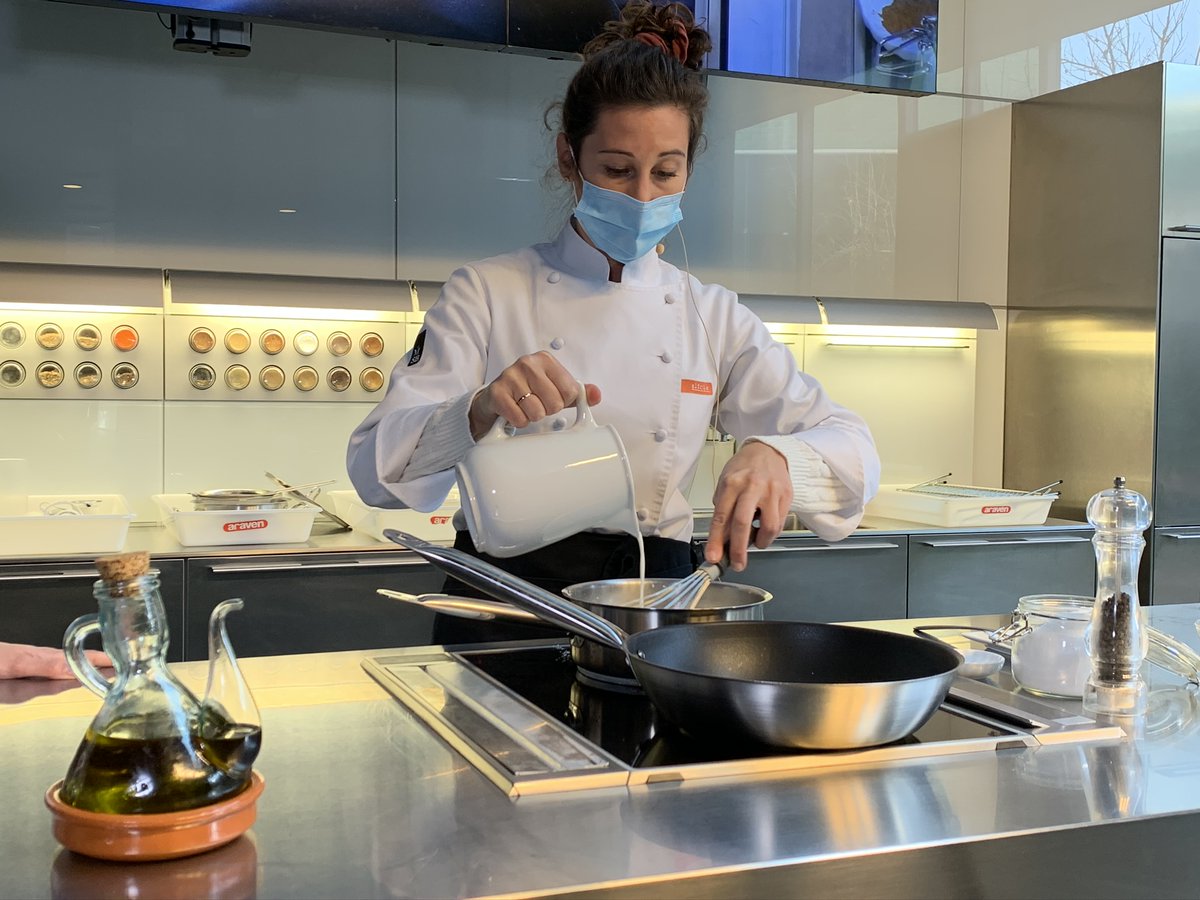 FundacioAlicia's tweet image. La innovació com a pilar bàsic per promocionar el sector agroalimentari👩‍🌾 

👉Acompanyem en la ideació de nous productes, en el cas de #Trosdesort treballant aspectes d’economia circular i com aprofitar productes excedents làctics i evitar el malbaratament alimentari♻️