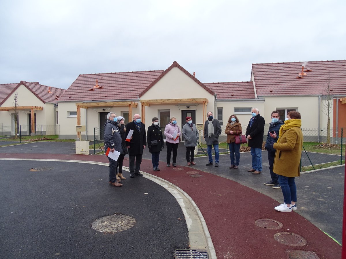Heureux de vous annoncer la fin de chantier et l'ouverture en février 2021 d'un nouveau Vill'âge Bleu à Monéteau dans l'Yonne. Habitat alternatif qui a déjà fait ses preuves dans 11 communes bourguignonnes. Objectifs : entraide, préserver son #Autonomie , ses relations sociales..
