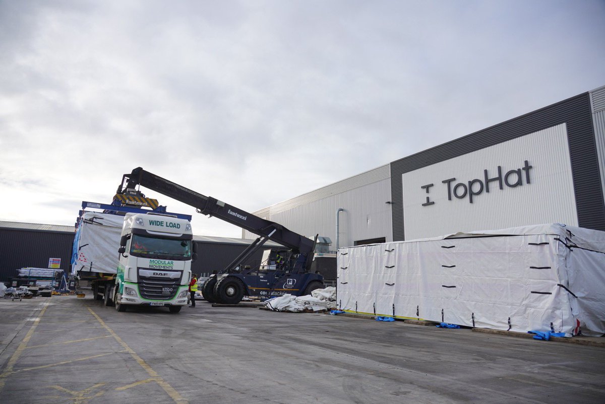 peterproperty's tweet photo. Urban &amp; Civic is taking delivery of first of 38 prefabricated homes by Top Hat’s Derbyshire factory, to be put up on 6,500 home development in Houlton, Warwickshire on land being developed with partner, Aviva. Looks like whole floor! https://t.co/U1FQgrzuHw