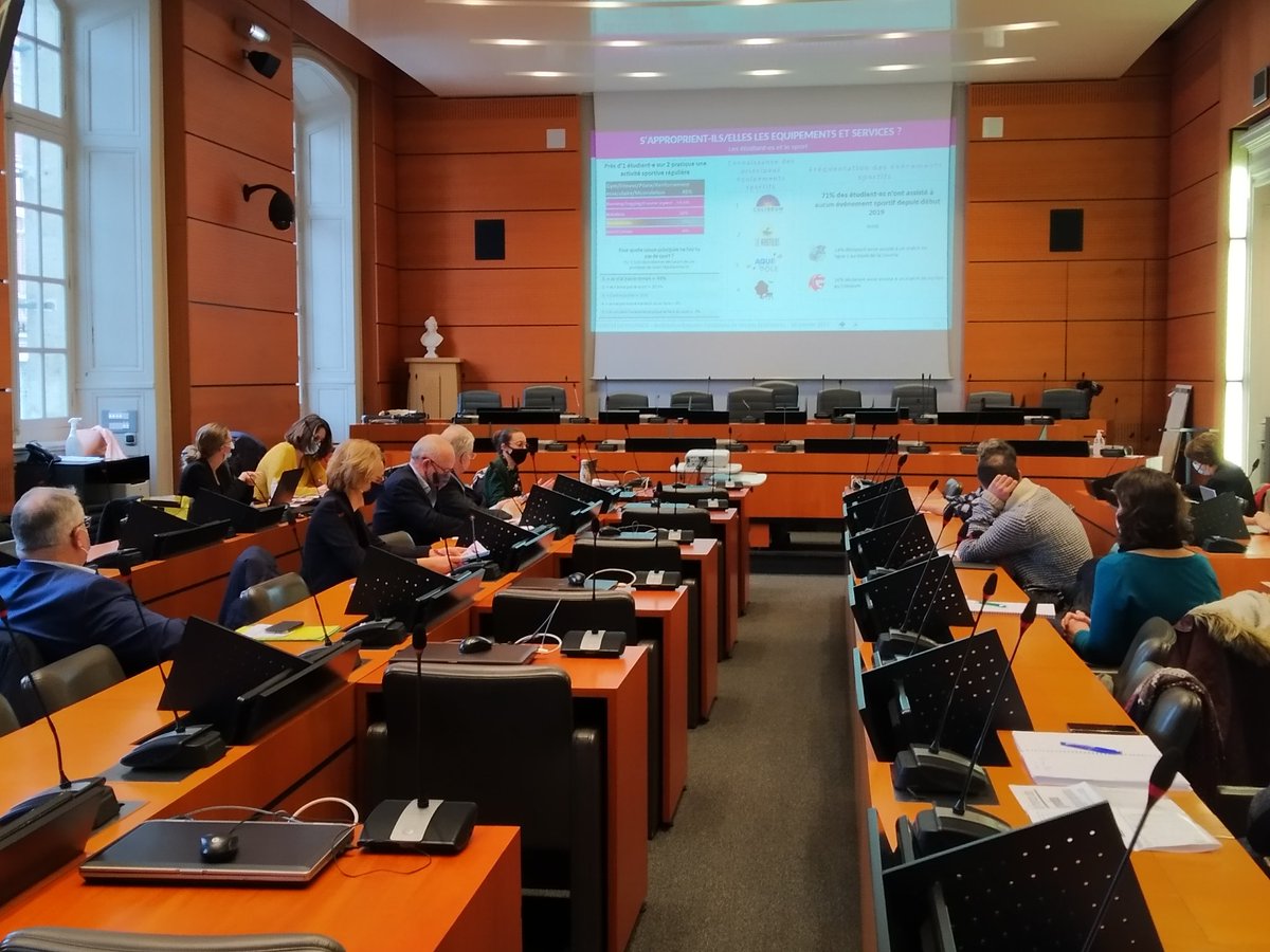 InfoAduga's tweet photo. Présentation aux partenaires des résultats de l’enquête #ECVE2019 conduite par l'Aduga sur les conditions de vie de plus de 31 000 #étudiant·es d'#Amiens.
#CROUS #lafaep #esadamiens #apradis #ESIEEAmiens
@AcAmiens  
@upjv 
@AmiensMetropole https://t.co/7S4vQT5FoE