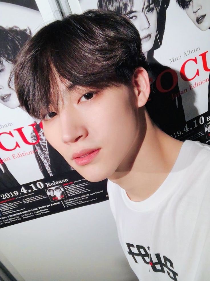 DEFJAYB_'s tweet photo. @JAYBDEF___ 이 사진에서 너는 왜 그렇게 잘생니? ????!!! ㅠㅠㅠㅠㅠ
지금 뭐하니??? 제발 나에게 대답해줘!! ㅠㅠ

#JAYB #JB #Jaebeom #Def #재범 #임재범 #제이비 #GOT7 https://t.co/MZGJwHnPAW