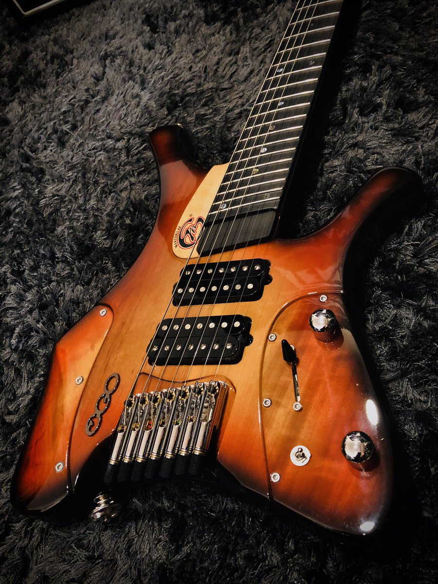 Peavey_JP's tweet photo. 【EGO Guitar / SUPER7】
独創的なフィニッシュが特徴的なEGO Guitarですが、【サンバーストカラー】【BareKnucklePickup搭載】【7弦ファンフレット】のタイプは如何でしょうか?🤘😎
#marconilab #egoguitar #headlessguitar https://t.co/aoN6T7dKEU