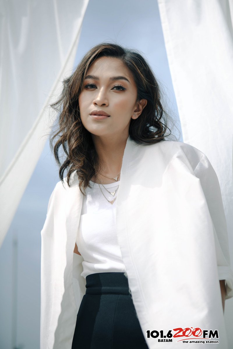 #ZooFmBuzz1016 New Single Released from <a href="/UapWidya/">WidyaAyuPermatasari</a> - Get Back to You ||CC: #WapRecords ||MD Radio: <a href="/JoeePanther/">Joe Panther</a>