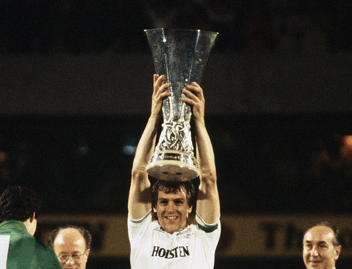 thespursweb's tweet photo. Today, we have the privilege of chatting to Spurs legend @GrahamRoberts4!
If you've got a question - feel free to drop them in the replies below! #AskRobbo https://t.co/54HyU5lguG