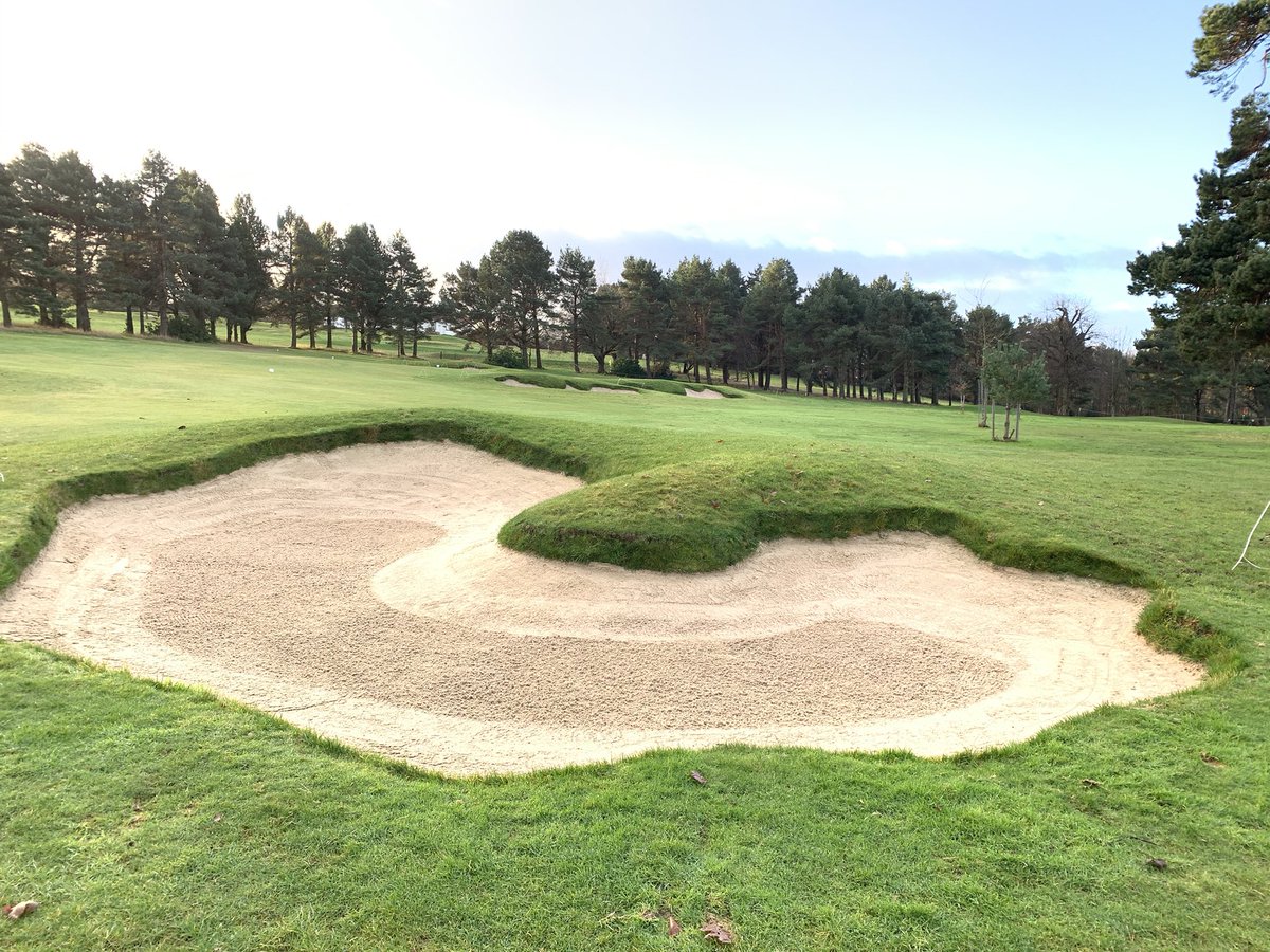BruntsfieldG's tweet photo. 25 days since the bunkers were lasted raked which have seen them covered in snow and ice. Absolutely no movement in the sand or wash down. Great investment. @CapConGolf @BorderSportsLtd @4tholdestGC https://t.co/uIVOcZf12E