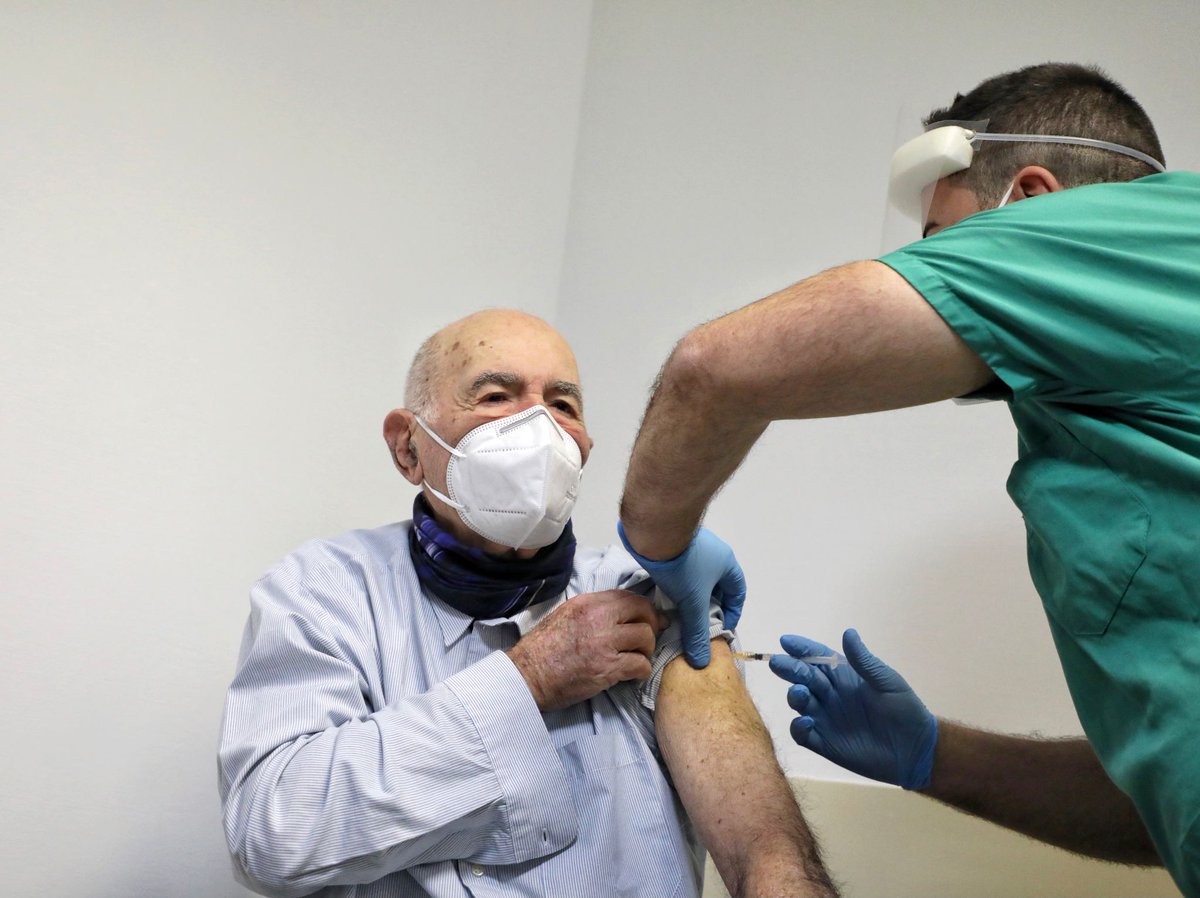 nzingaretti's tweet photo. Sami Modiano, sopravvissuto ad #Auschwitz, ha appena fatto il vaccino anti #Covid insieme a sua moglie Selma. 

Nel Lazio abbiamo iniziato le vaccinazioni per gli over 80 anni. 

Avanti così, un’immagine di fiducia e speranza per tutti! 

Grazie Sami!

#vaccinoCovid https://t.co/oIq3wpCvut