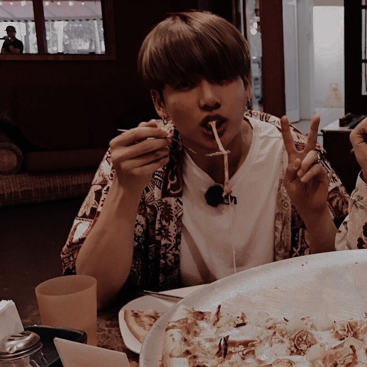 Taekook matching icon:A threadCr. Pinterest