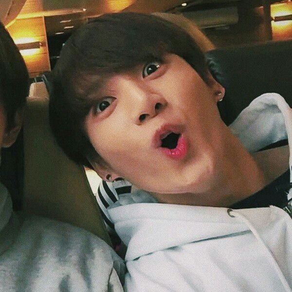 Taekook matching icon:A threadCr. Pinterest