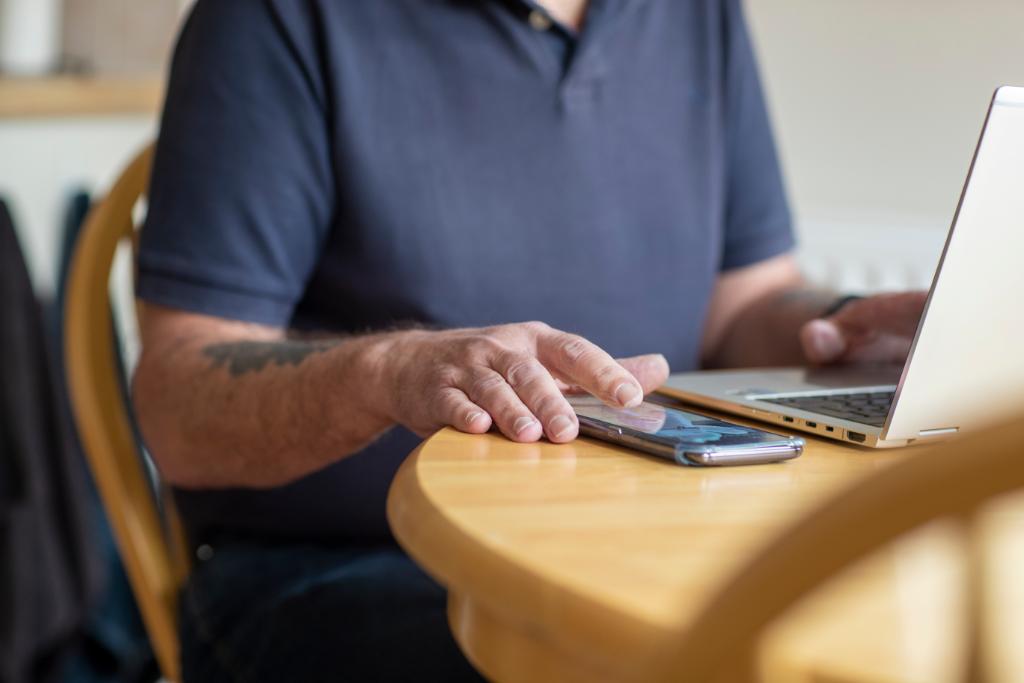 AskNationwide's tweet image. To keep our members &amp;amp; colleagues safe, this Thursday we're running a series of events to show you how to bank from the safety of your own home, including things like checking your interest &amp;amp; balance. To register to attend one of these events please visit, spr.ly/6011HkATb