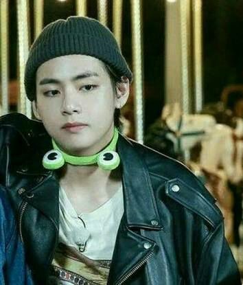 Taekook matching icon:A threadCr. Pinterest