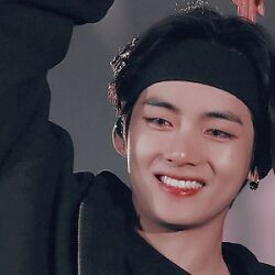 Taekook matching icon:A threadCr. Pinterest