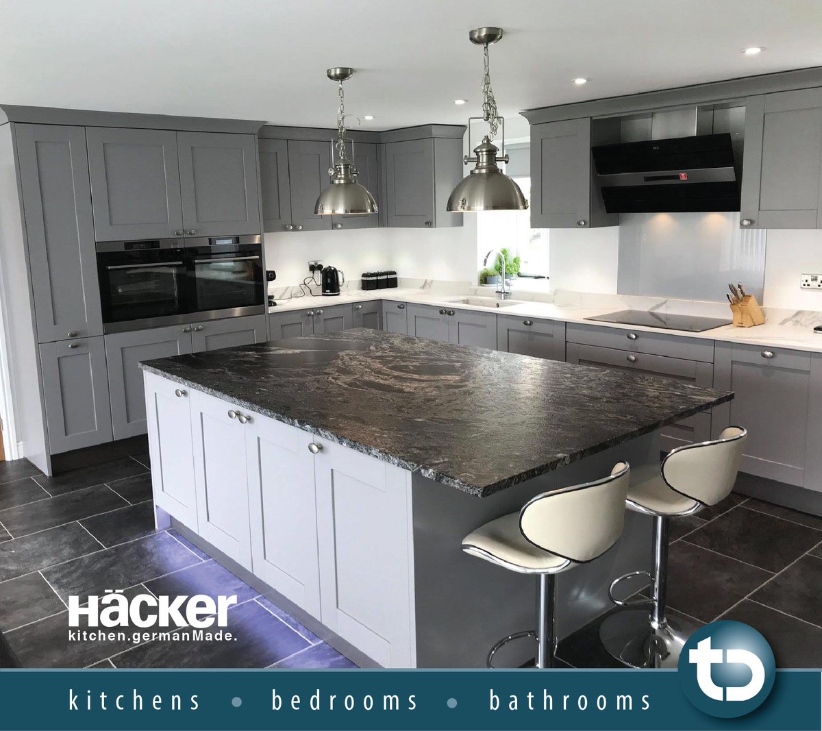 MODERN COUNTRY offers you not only a tasteful look but also the latest innovations. Extensive selection of colours, materials and accessories, you can determine the rural appearance of your new kitchen according to your personal wishes.
DESIGN | TRANSFORM | ENJOY