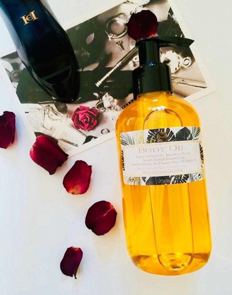 duyu_products's tweet photo. Happy Week 🦋🦋🦋
Time To Pick Up your Skin and Give it a Glow ✨✨✨and Sparkle ✨✨✨with Nourishing and moisturising Body Oil 🦋🦋🦋

Tis Still  Season To Glow ✨✨✨✨✨✨
Never A Dull Moment with Nourishing and Moisturizing Body Oil 🦋🦋

Shop via https://t.co/jDRAEHoftm https://t.co/u2V78QXdjo