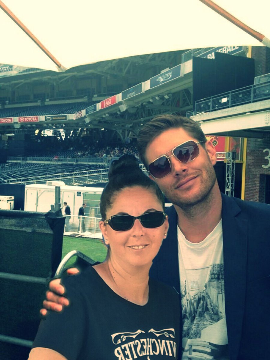 Day 18) I don't want to use someone else's fan pic and since I haven't had the absolute pleasure yet, here's a manip I made for a Gish hunt. Feel free to add yours, I love to see the photo ops!