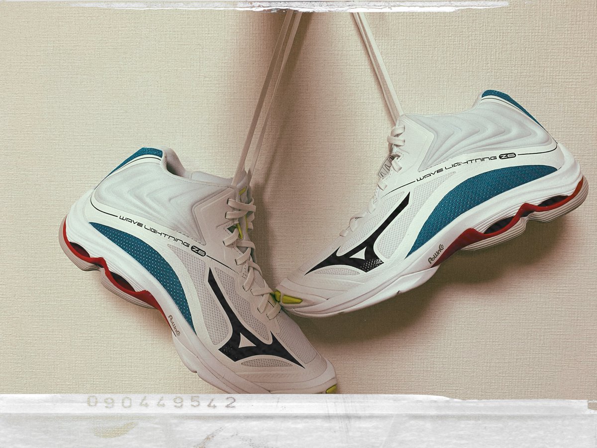 オーカバレーボールショップ ミズノの大定番 Wave Lightning シリーズの 海外限定カラーバージョン 購入はこちら T Co Kgewzwxr5q 海外バレー バレーボール バレーボールシューズ 海外モデル Mizuno ミズノ Black オーカ バレー