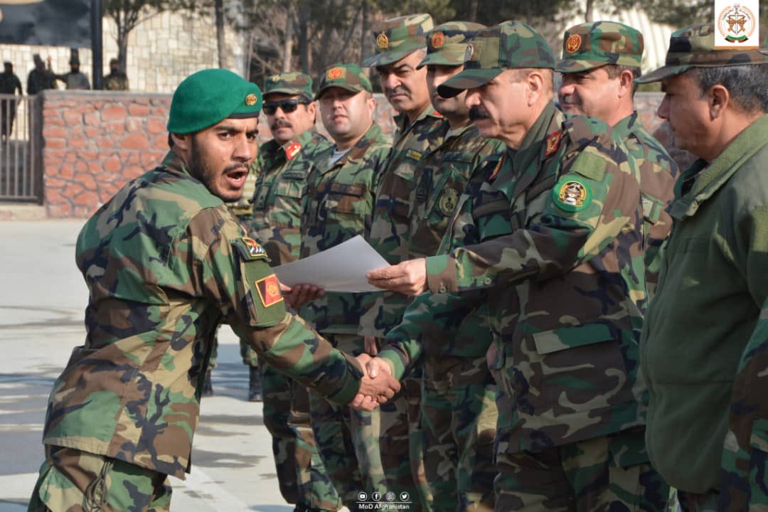 Reporterlyaf's tweet photo. 913 #Afghan soldiers graduated from #JMTC in #Kabul today.
Their graduation was celebrated with the participation of Generals and senior officials of the Ministry of Defense officials (#MoD). @MoDAfghanistan https://t.co/4fRPAnCQxS