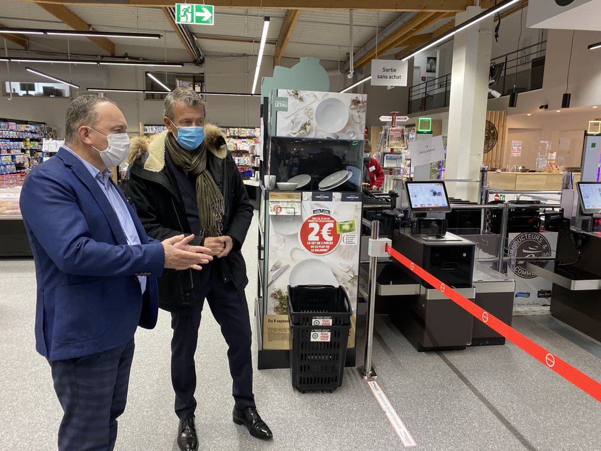 JeanLucLAGLEIZE's tweet photo. [#SurLeTerrain] en mode [#SemiConfinement] au supermarché INTERMARCHE de #Garidech : échanges avec Jean-Marc MARTIN &amp; son épouse : transformation de la grande distribution, collaboration avec producteurs locaux, e-commerce &amp; adaptation à la #Covid19.
#circo3102 https://t.co/jYPOJxeNLR