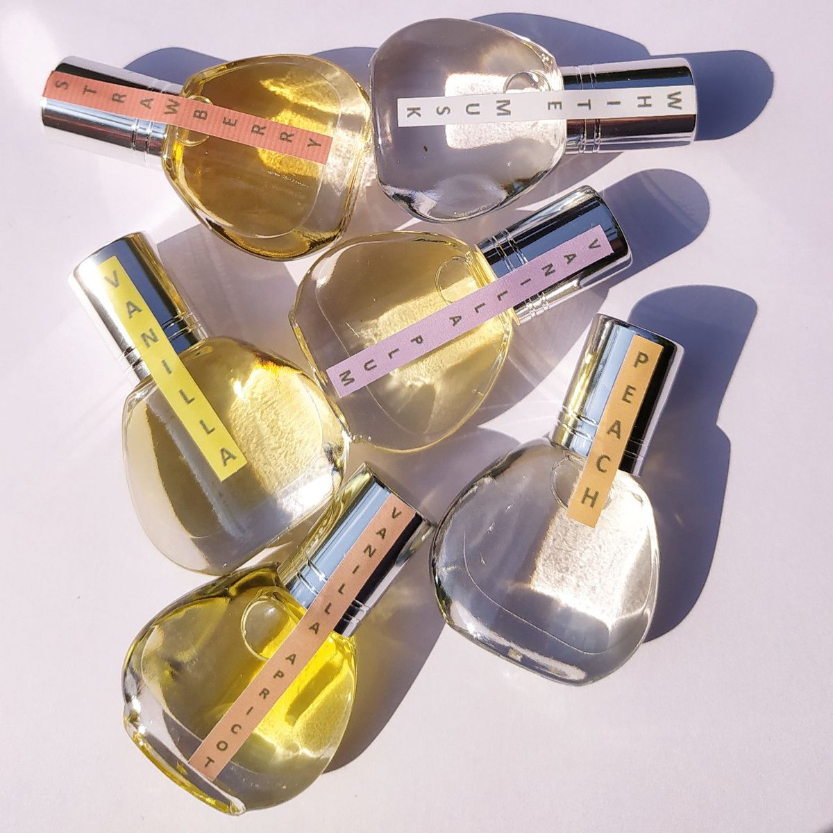 NialHada's tweet photo. What do you get when you spend only RM10 at shopee?
~Our perfume extract #nialhada
6 codes :
1. Strawberry
2. Vanilla
3. White Musk
4. Vanilla Apricot
5. Peach (oos) ❌
6. Vanilla Plum (oos)❌
√ Travel friendly
√ Solat friendly
√ Long lasting
Link:
https://t.co/mF0TuNXMhR https://t.co/gJTM0UieqN