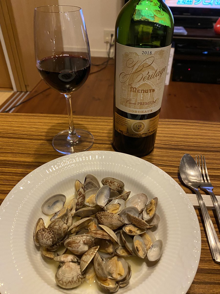 gunnkenn's tweet photo. ボク的NFLシーズンが終わったので今日は呑んだる🍷てなったんだけど、オレたちのベニ○さんに熊本産のアサリあったらしく二重テーマになったよ #NOS #対戦チーム食べ尽くし #みんなおかえり #ぱーぷるぷらいど #thankyoubrees https://t.co/AvePJKuovr
