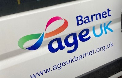ageukbarnet's tweet photo. Know any older person in #Barnet who is struggling to get to their Covid-19 vaccine appointment?
Our wellbeing team are offering a limited number of lifts in our minibus -  Tues-Friday, 9am to 3pm.
Please phone 020 8203 5040 and hopefully we can help. https://t.co/yTxQpJ9iBA